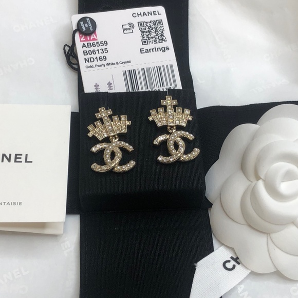 21A NEW Authentic Chanel Crystal Pearl Earrings - Picture 2 of 7